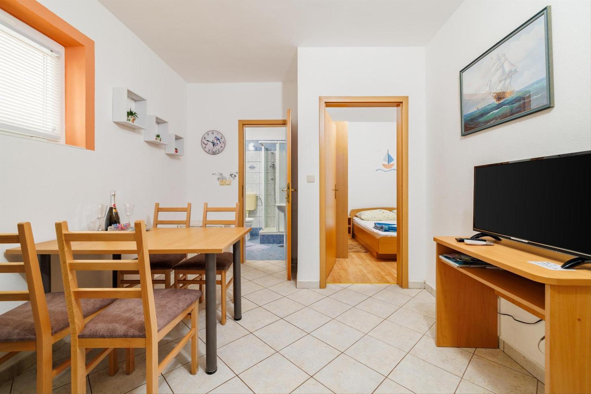 Apartment Julija Повиле Экстерьер фото