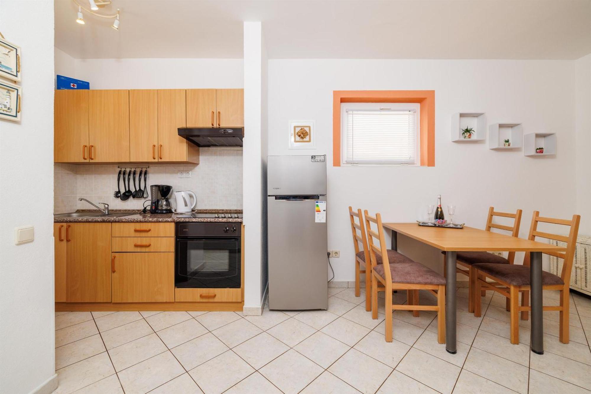 Apartment Julija Повиле Экстерьер фото
