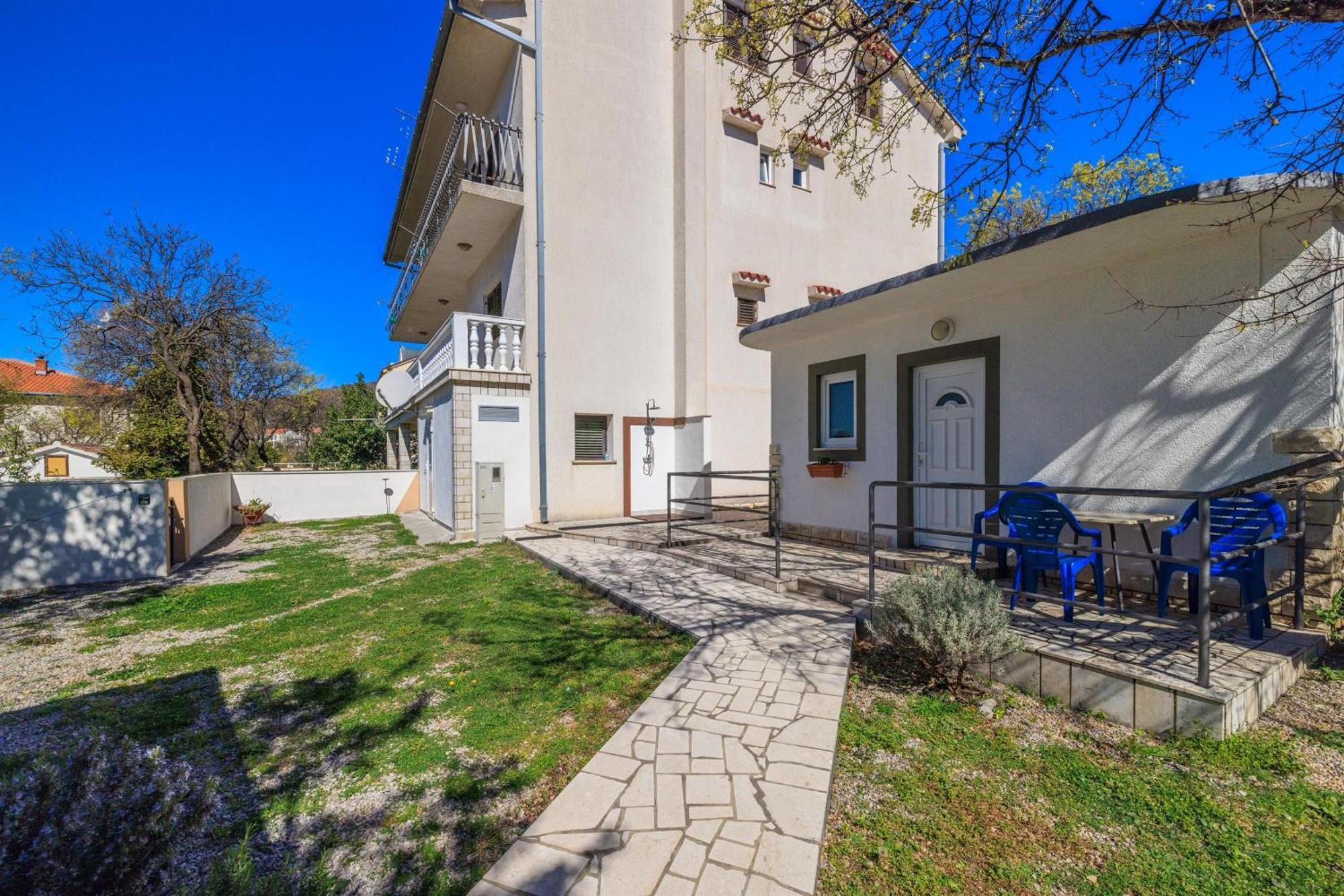 Apartment Julija Повиле Экстерьер фото
