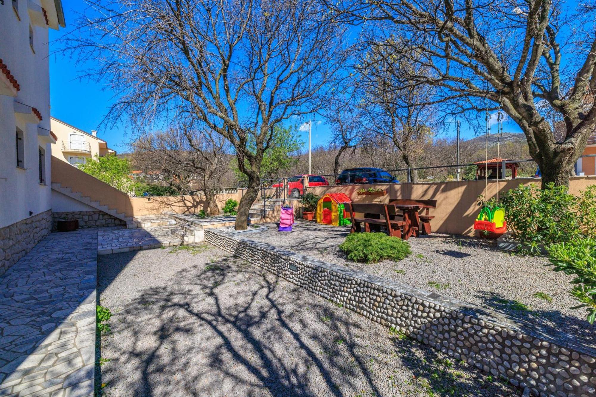 Apartment Julija Повиле Экстерьер фото